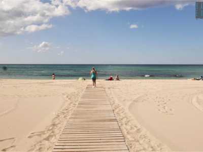 San Pietro in Bevagna oltre a uno splendido mare e un lungo litorale sabbioso, offre sorprese paesaggistiche che la rendono un caso unico in Puglia: la sua costa � infatti raccolta tra due piccoli fiumi: il Chidro e il Borraco